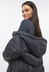 Damska Kurtka Zimowa Pikowana Długa Mustang Heidi Puffer Coat Ebony Black 1012754 4086